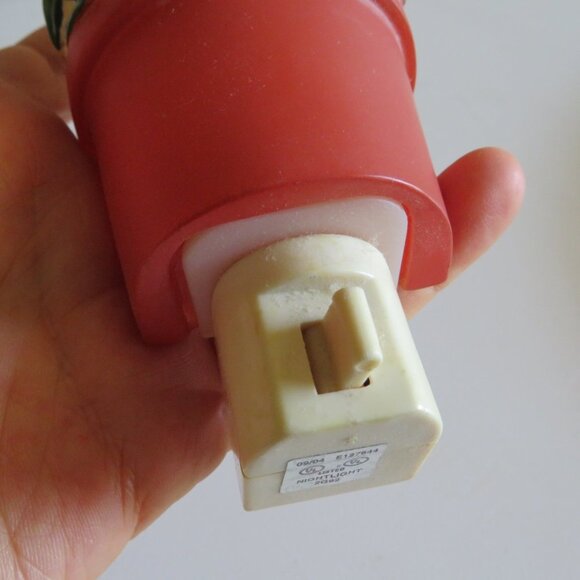 Roses in Pot Nightlight 6" tall - Picture 7 of 12